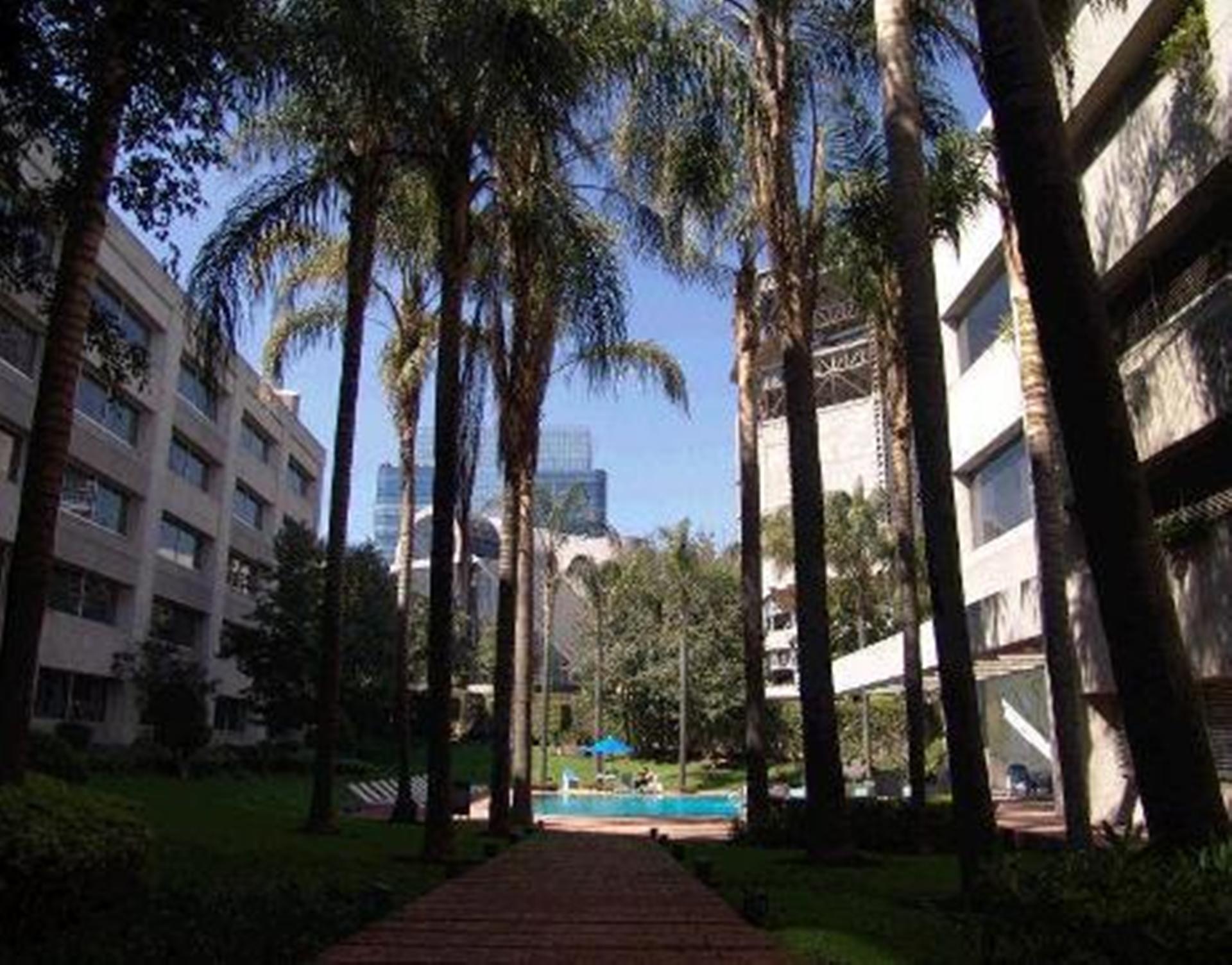 Hotel Royal Pedregal Città del Messico Esterno foto The pool at the complex