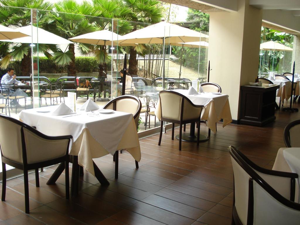 Hotel Royal Pedregal Città del Messico Esterno foto The interior of the restaurant