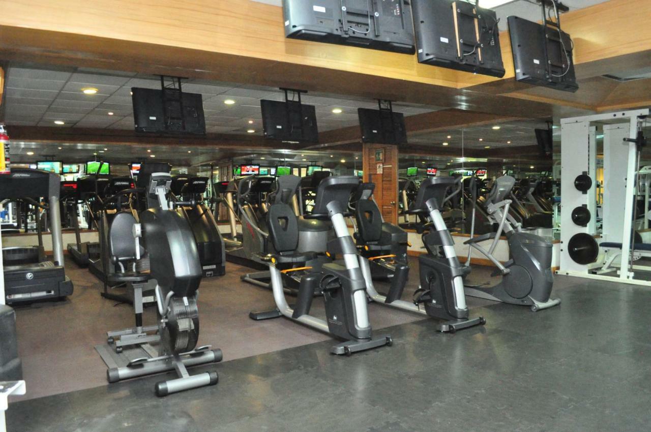 Hotel Royal Pedregal Città del Messico Esterno foto A row of ellipticals